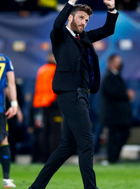 英超第29轮曼联多一人仍负纽卡，斯科尔斯嘲讽卡里克引风波